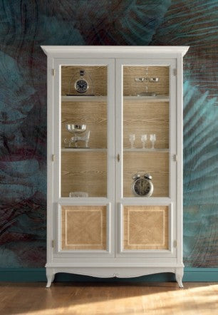 Vitrine mit Intarsien aus Eiche