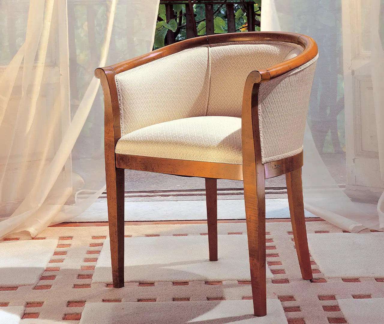 Kleiner Sessel China von Fatto Italia