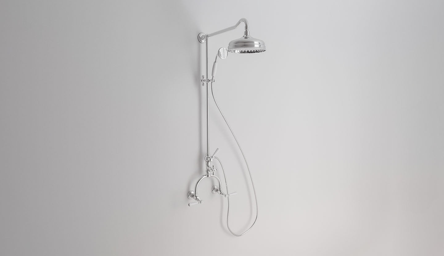 Aufputz-Duscharmatur für Wandinstallation mit Ø 200-Duschkopf und Handbrause Astaire von Fatto Italia