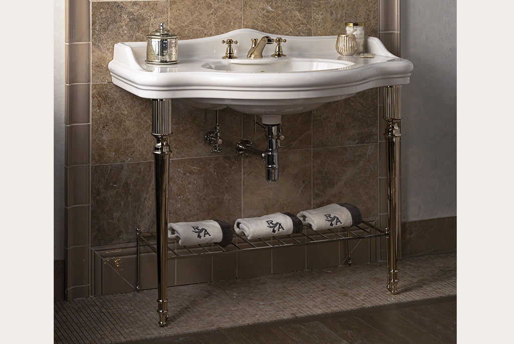Aston & Legs Alexa Consoles von Fatto Italia