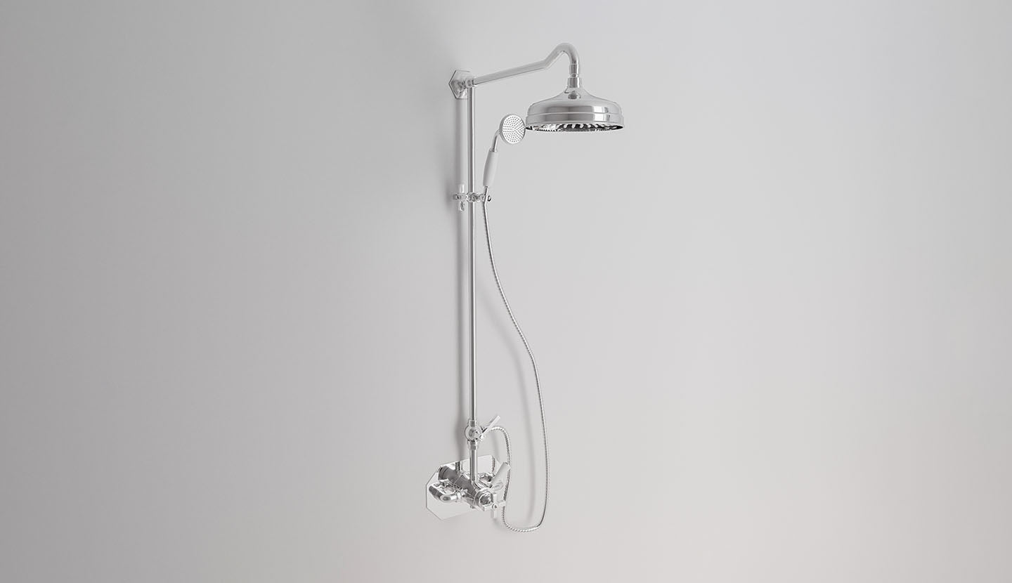 Aufputz-Duscharmatur mit Thermostat-Mischer, Platte, Ø 200-Duschkopf und Brause Crowe von Fatto Italia