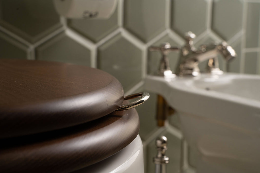 Stand-WC mit Bodenabgang Niedriger Spülkasten Bryant von Fatto Italia