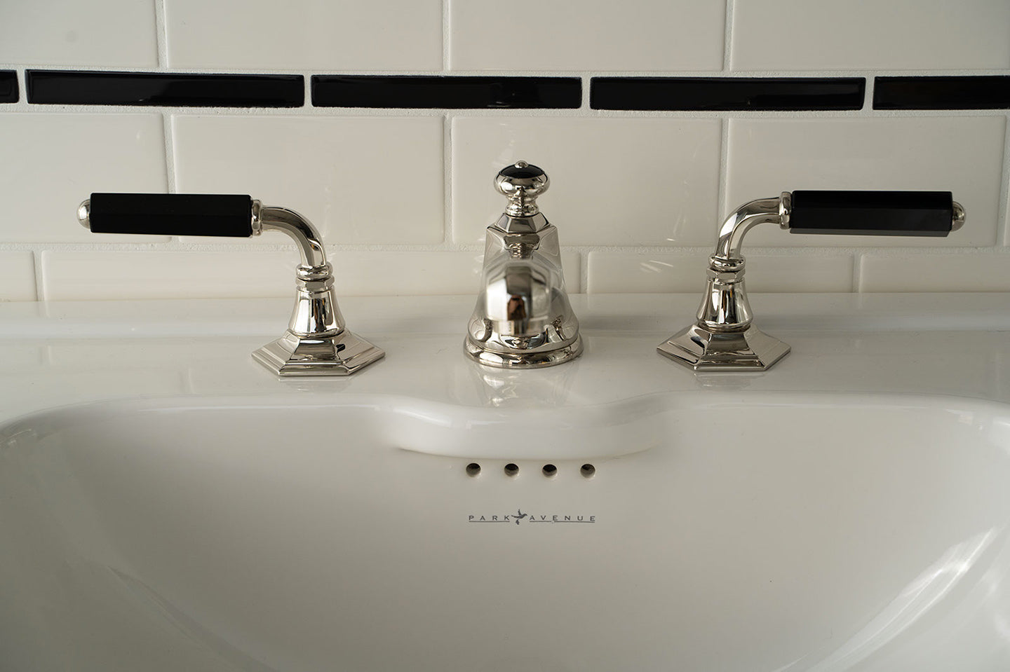 Aufputz-Badewannenarmatur für Wandinstallation Dark Black von Fatto Italia