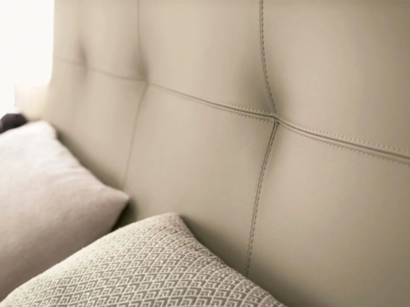 Bett Armonia, gepolstert von Fatto Italia