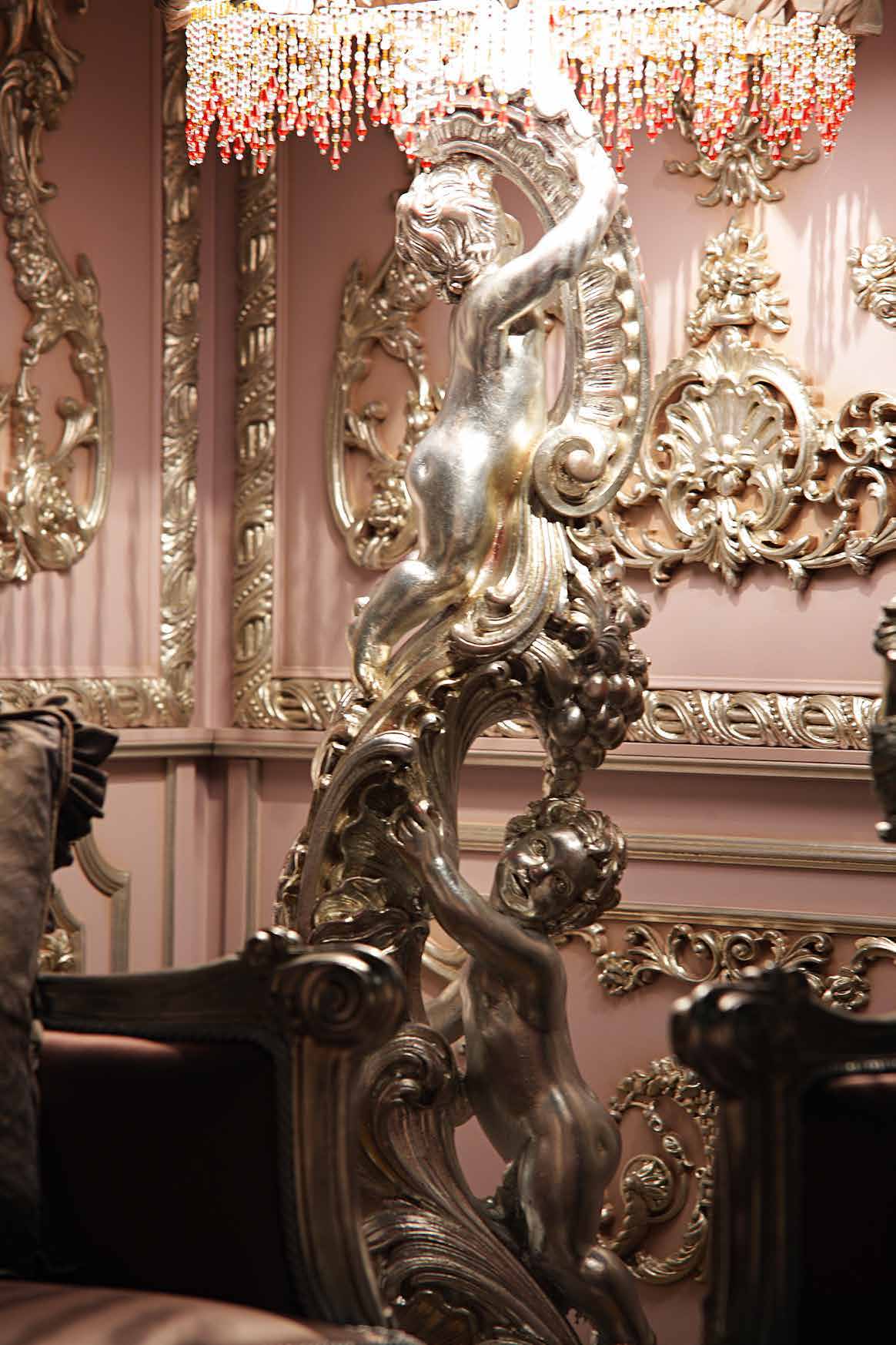 Standsäule Traviata von Fatto Italia