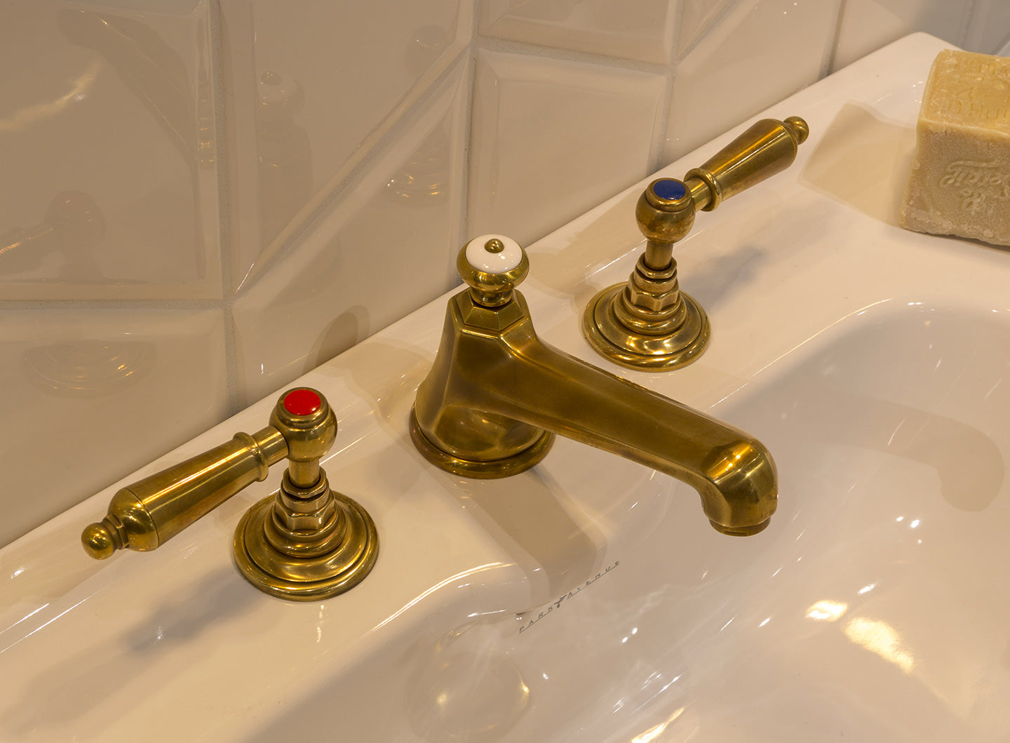 WC-Absperrset mit Mischbatterie und Handbrause Caruso von Fatto Italia