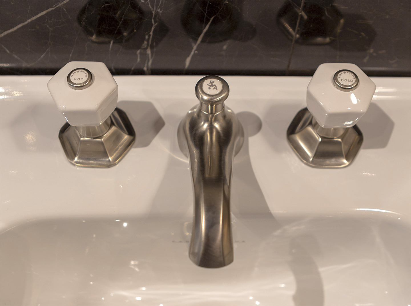 WC-Absperrset mit Mischbatterie und Handbrause Bianca von Fatto Italia