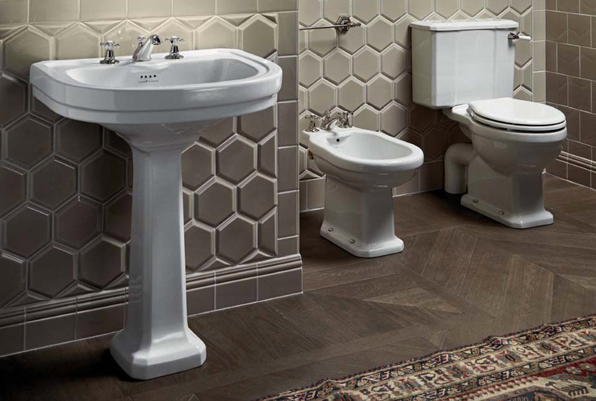 WC-Sitz aus Holz mit herkömmlicher Absenkung, weiß Crown von Fatto Italia