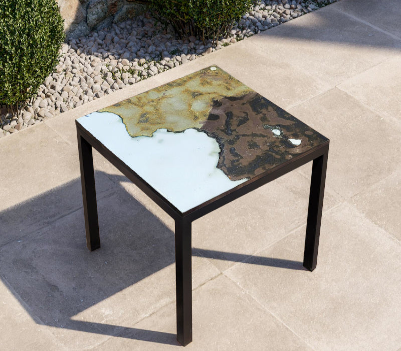 Gartentisch aus handbemaltem Lavastein Biarritz, quadratisch 70 × 70 cm
