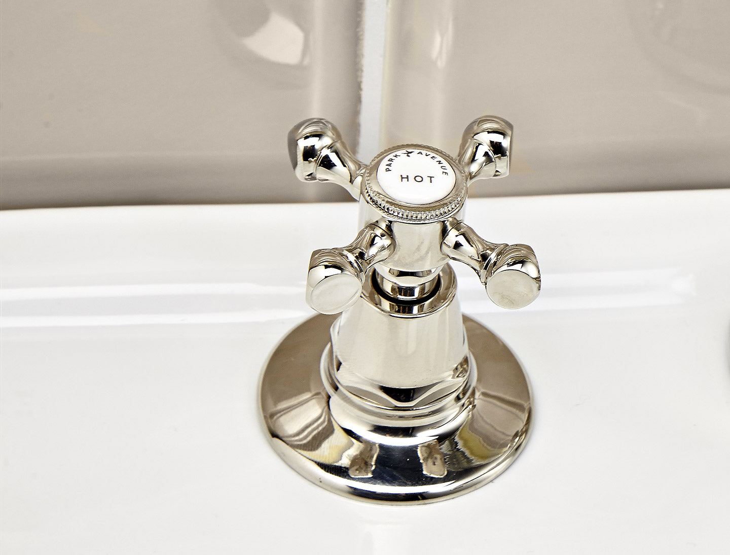 WC-Absperrset mit Mischbatterie und Handbrause Hopkins von Fatto Italia