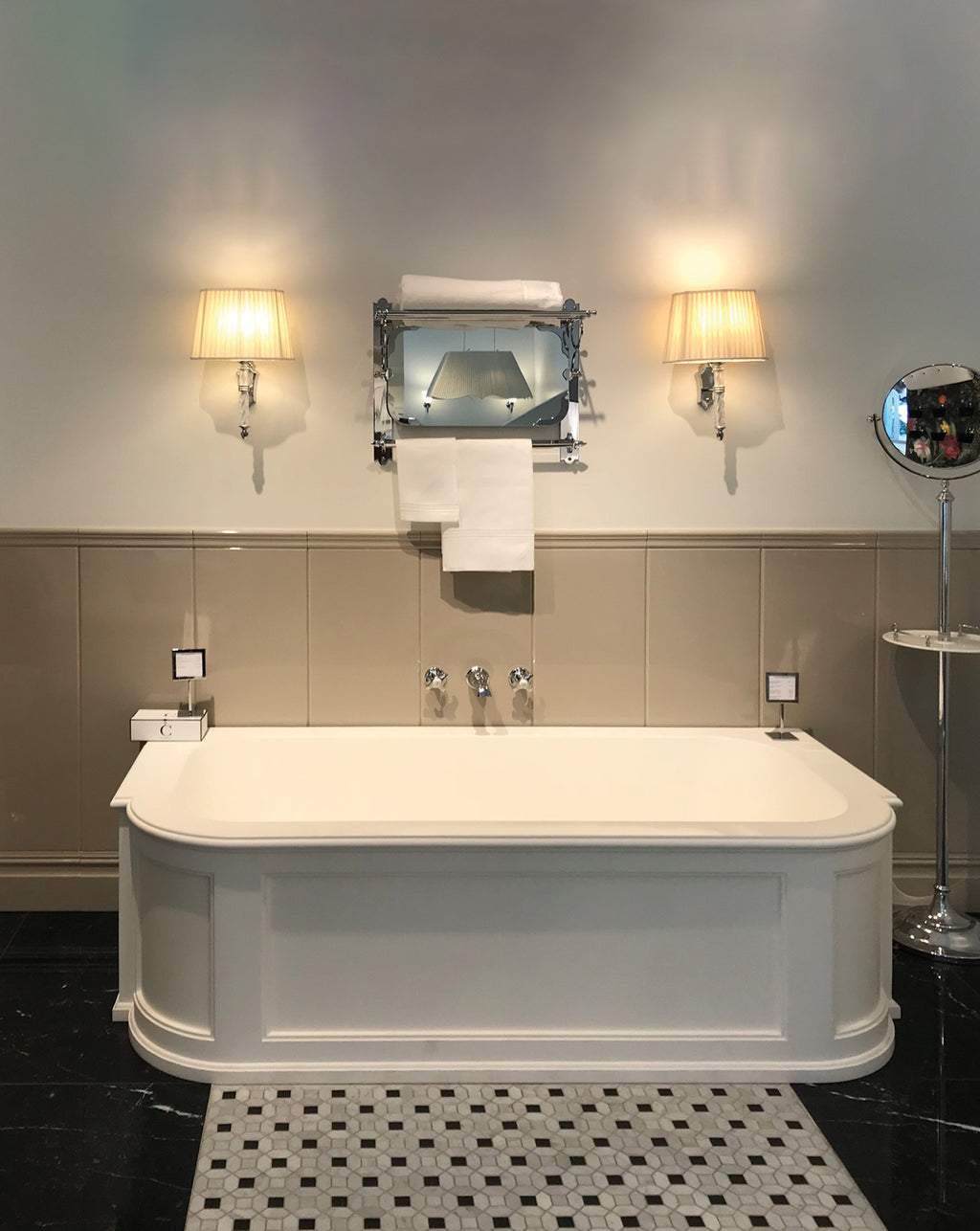 President bathtub | Fatto Italia