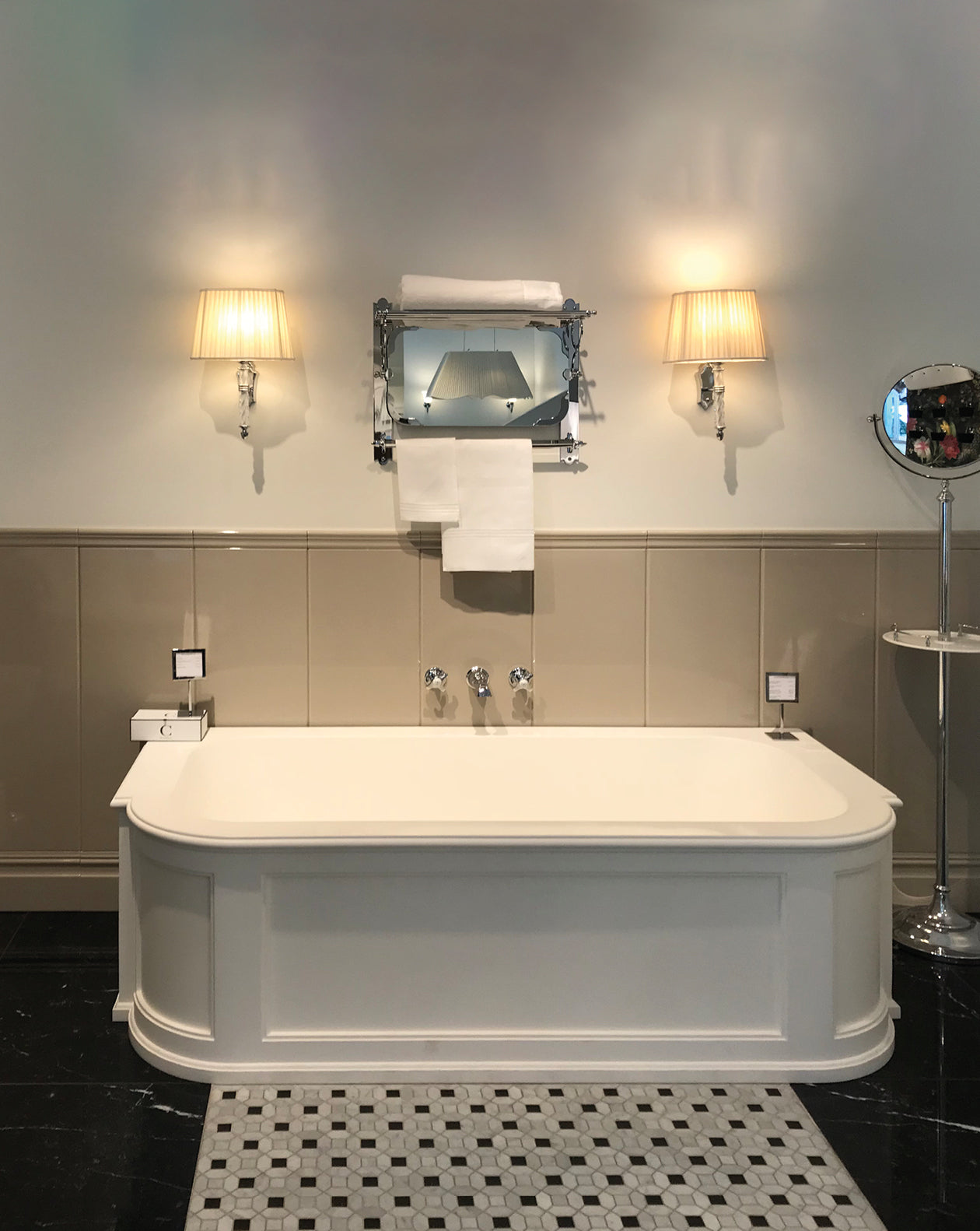 President bathtub | Fatto Italia